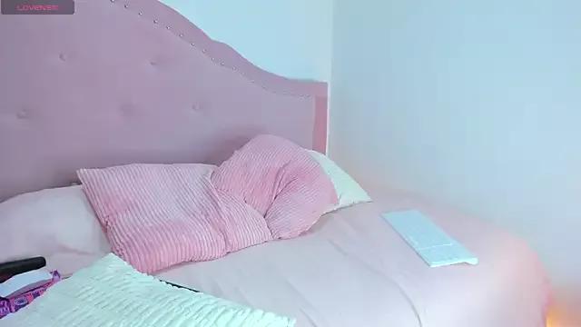 Girls: Stay up-to-date with the latest immersive cam streams gallery and try the most sensual entertainers flaunt their aroused bushes and steaming hot physiques as they lay bare and cum.