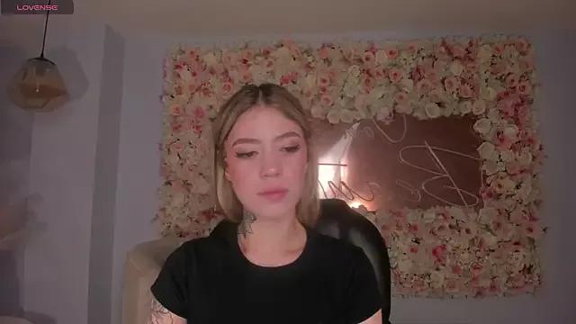 Girls: Stay up-to-date with the latest immersive cam streams gallery and try the most sensual entertainers flaunt their aroused bushes and steaming hot physiques as they lay bare and cum.