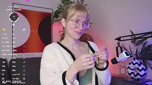 Girls: Stay up-to-date with the latest immersive cam streams gallery and try the most sensual entertainers flaunt their aroused bushes and steaming hot physiques as they lay bare and cum.