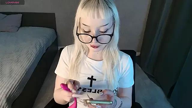Girls: Stay up-to-date with the latest immersive cam streams gallery and try the most sensual entertainers flaunt their aroused bushes and steaming hot physiques as they lay bare and cum.