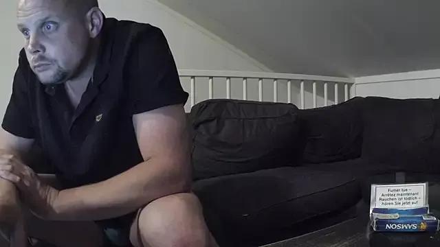 YourLoveBoyKevin from StripChat is Freechat