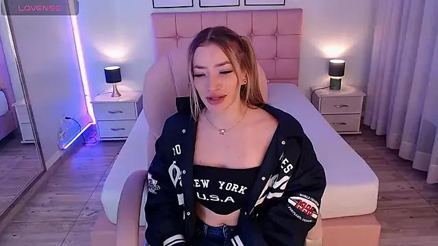 Girls: Stay up-to-date with the latest immersive cam streams gallery and try the most sensual entertainers flaunt their aroused bushes and steaming hot physiques as they lay bare and cum.