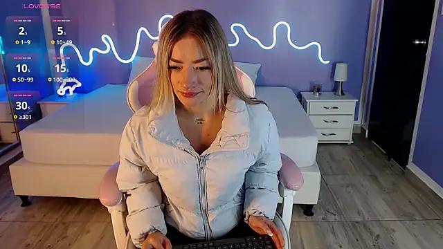 Girls: Stay up-to-date with the latest immersive cam streams gallery and try the most sensual entertainers flaunt their aroused bushes and steaming hot physiques as they lay bare and cum.